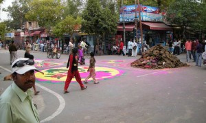 Guide and Holi