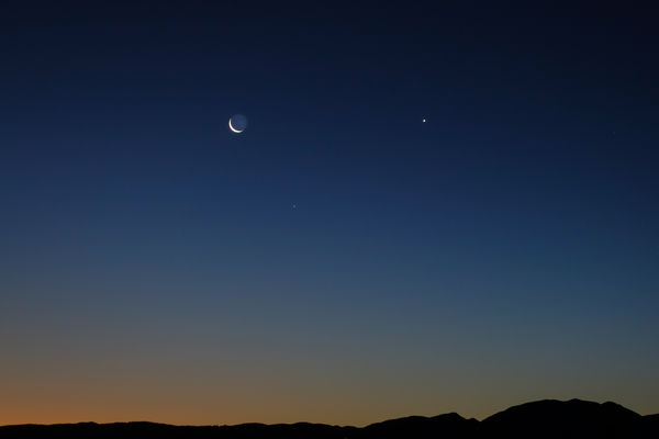 Moon-Venus-Mercury Conjunction 6-Feb-16
Conjunction of the Moon, Venus, and Mercury on the early morning of February 6th, 2016.  Captured with a Sony DSC QX100 and processed in Lightroom.
